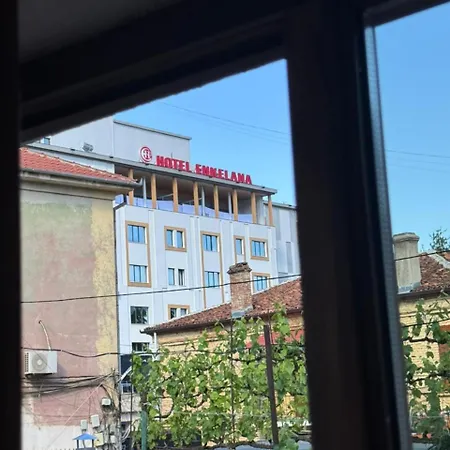 & Bujtina Darian 旅馆