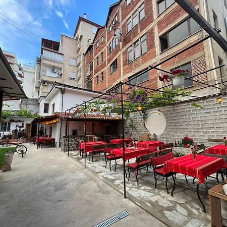 & Bujtina Darian 旅馆 波格拉德茨
